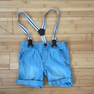 Denim baby shorts with suspenders